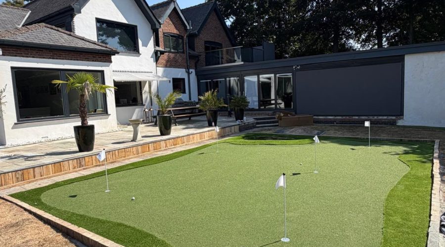 Back Garden Putting Chipping and Bunker 5